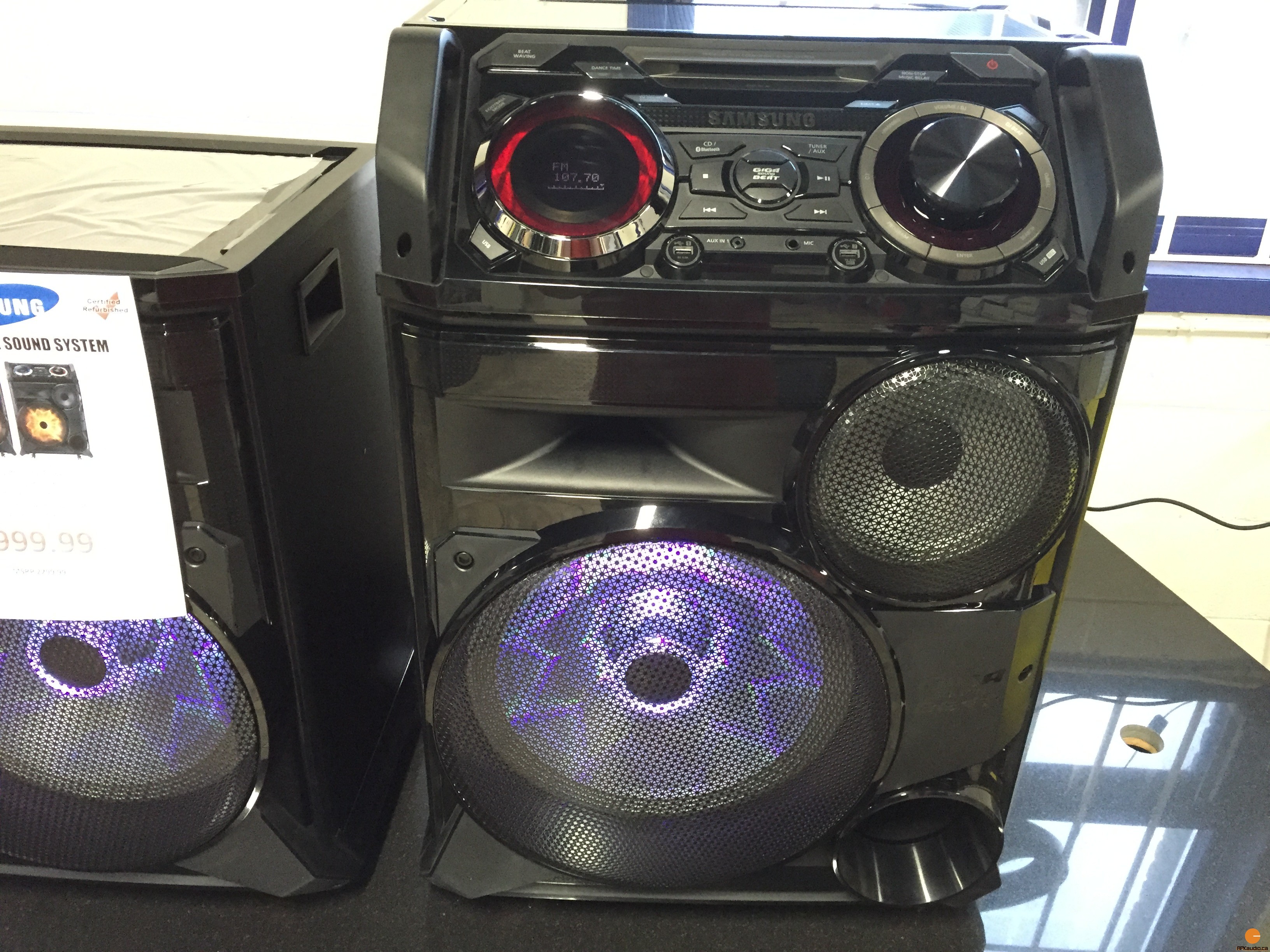 Samsung: Possibly the worst stereo system I’ve ever seen 